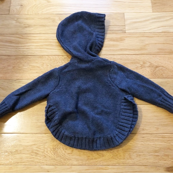 Joe Fresh baby sweaters and jeans, size 3 to 6 months - Picture 3 of 9